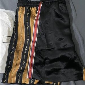 Gucci 100% Silk shorts with back pockets